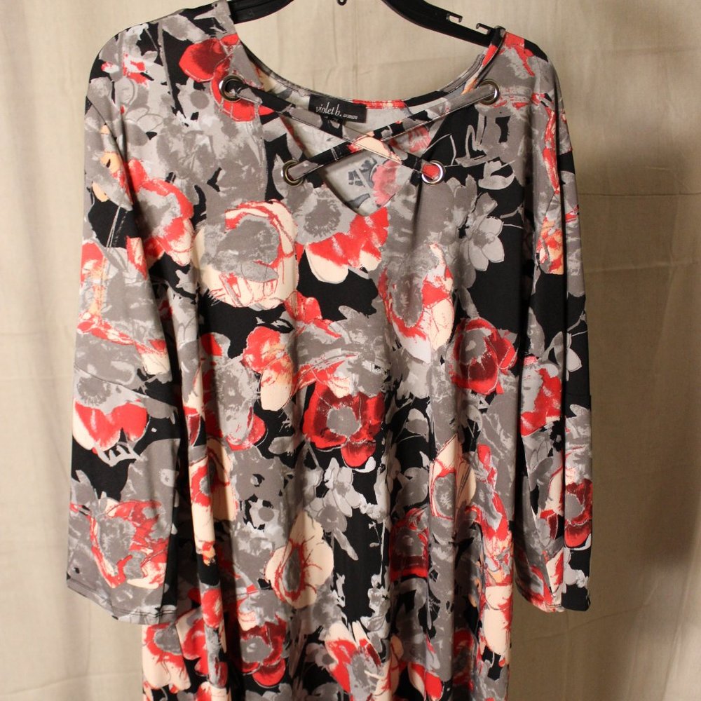 Violet B. dress with 3/4 bell sleeves. Black/red/grey/peach color. Size 2X.
